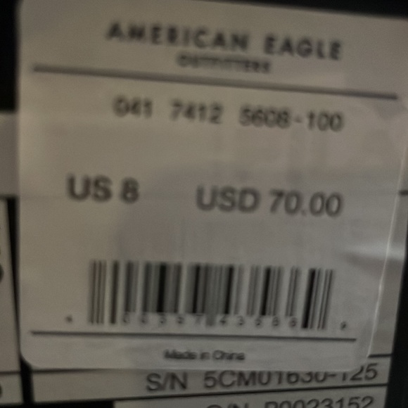 FILA SNEAKERS-Brand new still in the box, never been worn! - Picture 6 of 6